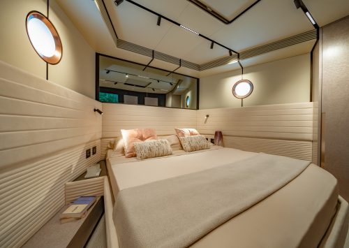 6_VIP's_Cabin