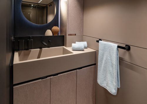 8_Bathroom